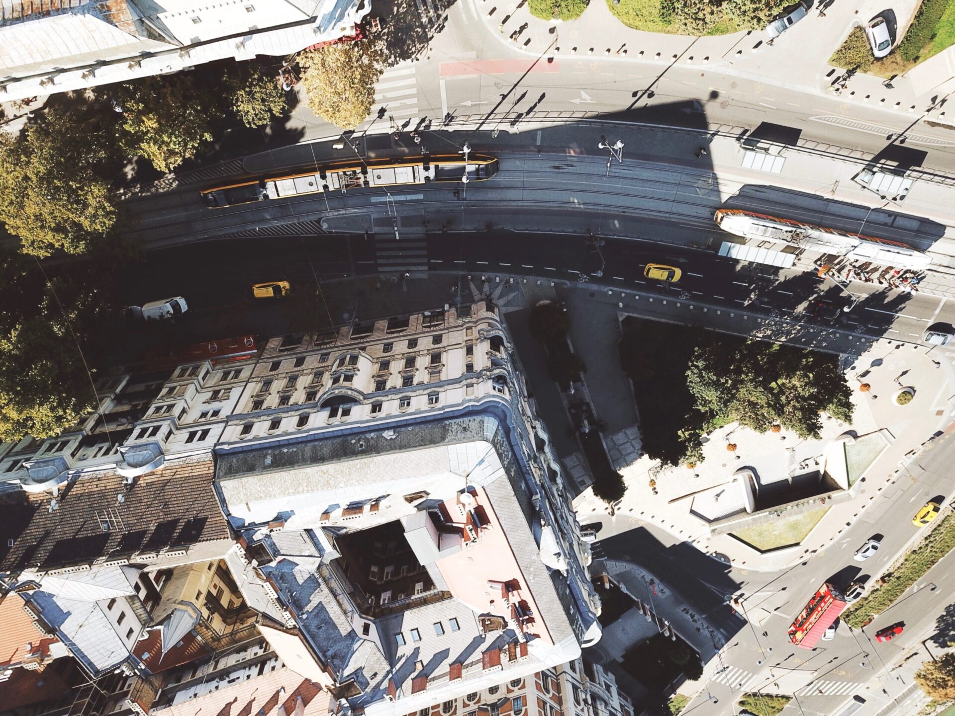 Einzelhandel: Zwischen wirtschaftlichen Zwängen und städtebaulichen Vorgaben